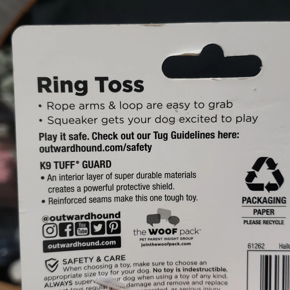 Outward Hound NWT Ring Toss Squeaky Interactive Tug Toy for Dogs